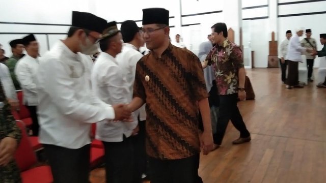 Pemkab Boyolali Serahkan Hibah Serta Insentif Pengasuh Ponpes dan Guru Ngaji