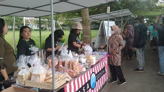 Alumni SMAN 1 Purwokerto Gelar Basar Ramadan