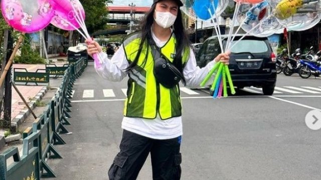 Baim Wong Ngeprank Jualan Balon di Malioboro Dua Jam, Dagangan Cuma Laku Dua