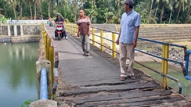Warga Protes, Lantaran Jembatan Inspeksi Pekik Jamal Tak Juga Diperbaiki