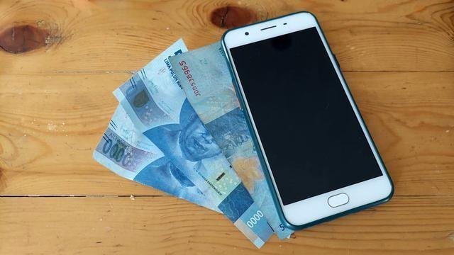 Google Bakal Larang Pinjol Akses Foto dan Kontak Pengguna di Play Store