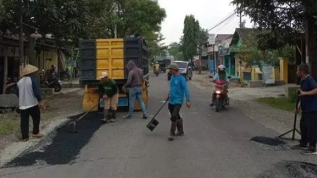 Tambal Sulam Jalan Prioritaskan Jalur Wisata