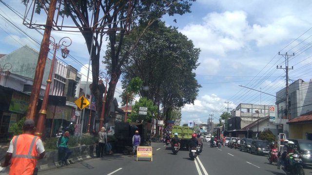 Siapkan Jalur Mudik, DPUPR Sukoharjo Kerjakan Penambalan Jalan Rusak dengan Cepat