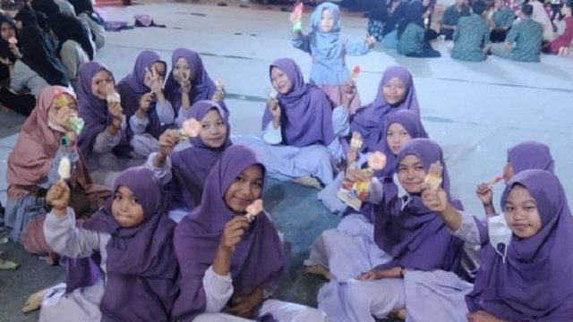 8000 Es Krim Joyday Dibagikan Gratis untuk Buka Puasa Anak-anak di Berbagai Kota