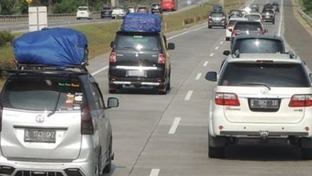 Didominasi Mobil Pribadi Pemudik Mulai Berdatangan Masuk Wilayah Sukoharjo