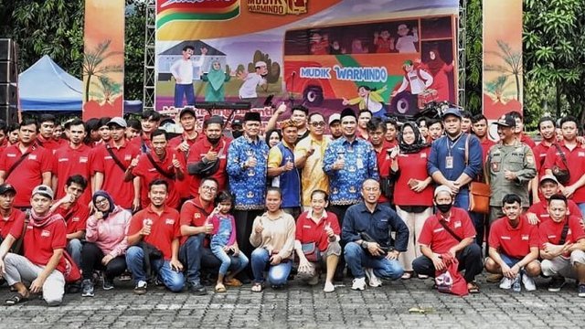 1.800 Pedagang Warmindo Mudik Gratis Bersama Indomie