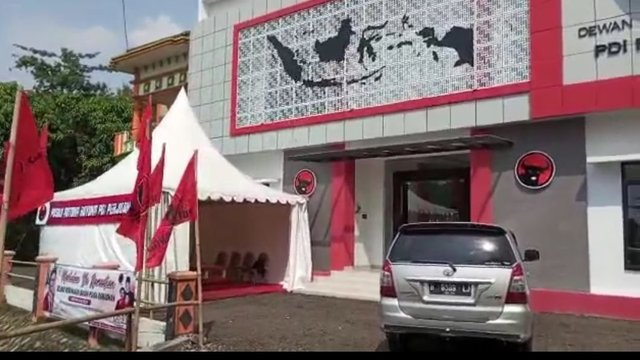 PDIP Sragen Dirikan Dua Posko Gotong Royong