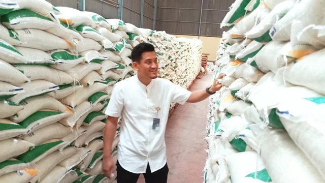 Bansos Beras 151 Ribu Ton Sudah Disebar ke Masyarakat