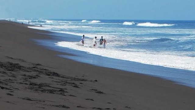 Gelombang Setinggi 4 Meter Berpotensi Terjadi di Perairan Indonesia