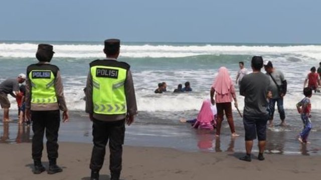 Kapolres Bantul Ingatkan Wisatawan Tak Mandi di Laut