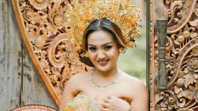 TikTokers Lina Mukherjee Tersangka, Gegara Penistaan Agama Konten Makan Babi