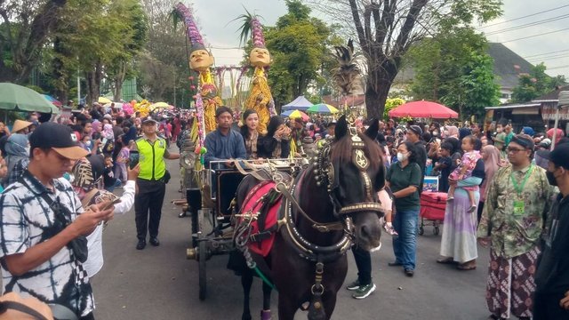 Kirab Tebu Temanten Cembeng Harapkan Gilingan Tebu Melimpah