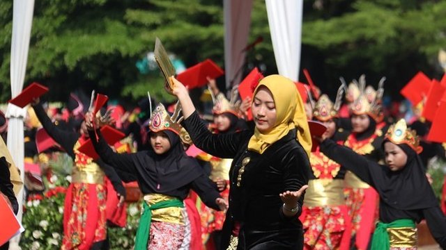 Peringati Hardiknas, 600 Siswa dan Guru Gelar Tari Kolosal