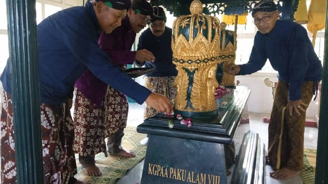 Pengurus KONI DIY Ziarahi Makam PA VIII