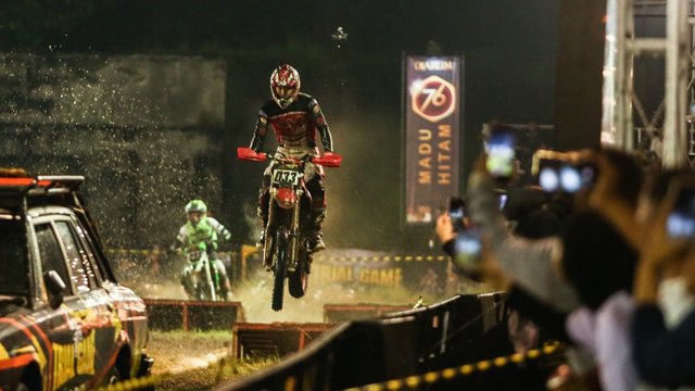 Pembalap Tuan Rumah Ivan Harry Tercepat di Vastenburg