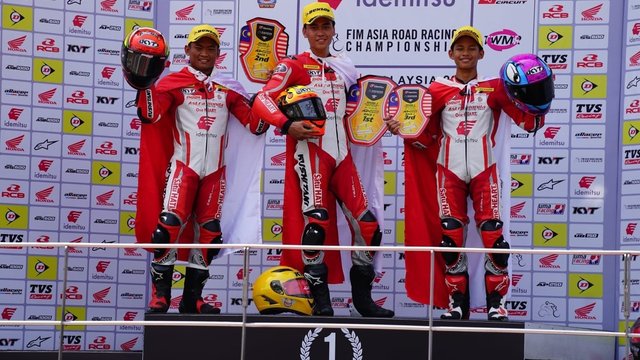 Pebalap Astra Honda Kembali Kuasai Podium, Indonesia Raya Berkumandang di Sepang