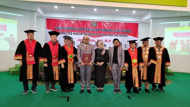 Teliti Hukum Pembayaran Pajak Daerah, Jefferdian Raih Gelar Doktor