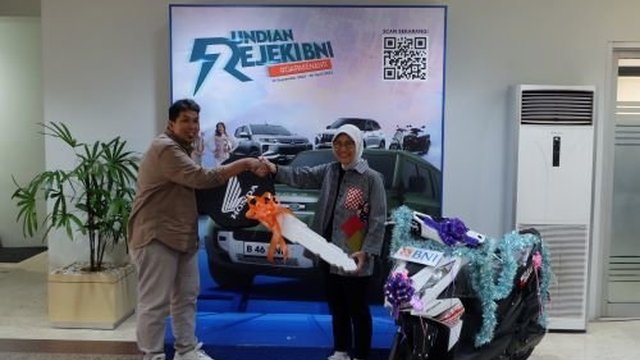Rajin Bertransaksi, Lukman Bawa Pulang Sepeda Motor Undian Rejeki BNI