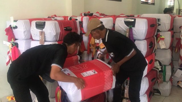 Koper Jamaah Calon Haji Kloter Pertama Tiba Di Asrama Haji Donohudan