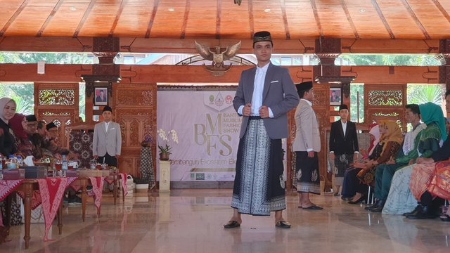 Dukung Kota Kreatif Dunia, Warkaban Adakan Bantul Muslim Fashion Show