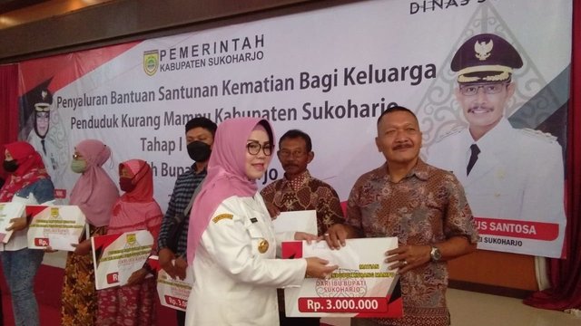 1.700 Warga Kurang Mampu Terima Bansos Uang Duka
