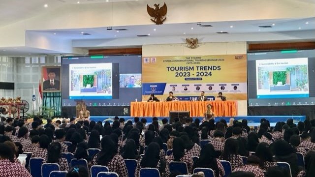 Stipram Undang Ahli Internasional Bahas Tren Pariwisata 2023-2024