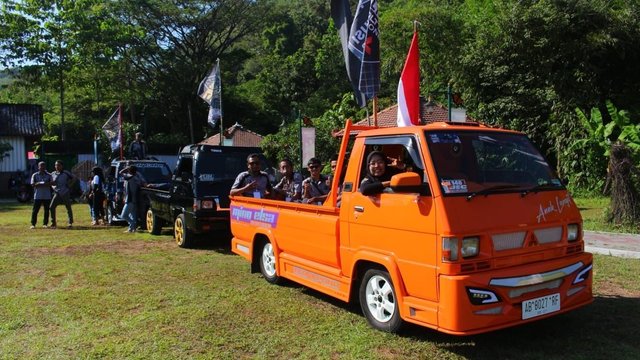 Ribuan Mobil L300 Berkumpul di Banyunibo, Bangkitkan Ekonomi Lokal