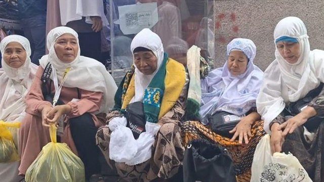 Jemaah Indonesia Mulai Berburu Oleh-oleh di Madinah