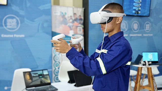 BIRU Latih Ratusan Siswa SMK Siap Masuk Industri, Gunakan VR untuk Adaptasi Teknologi
