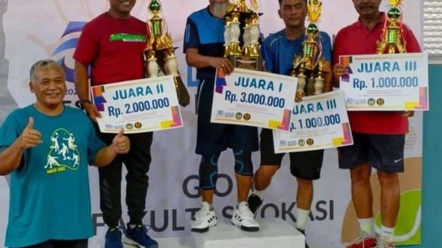 Tim Tenis UNY Juara Rektor UNY Cup 2023