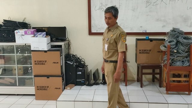 Bobol Sekolah, Maling Gasak Puluhan Komputer