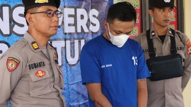 Mengaku Anggota Polisi Bawa Kabur 3 Handphone