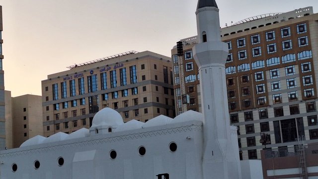 Mengunjungi Masjid Ali Bin Abu Thalib