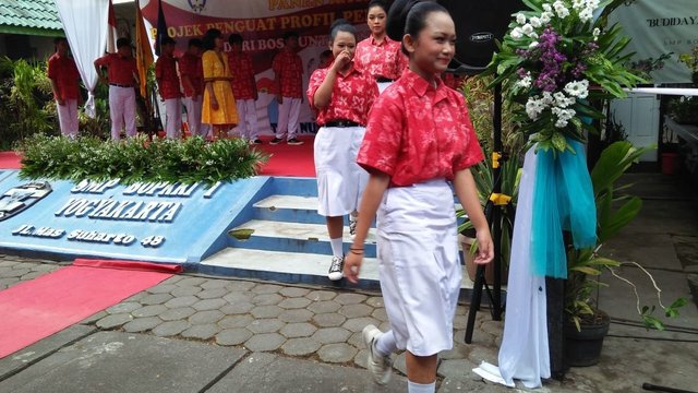 Budidaya Anggrek dan Batik Isi Panen Raya P5 SMP BOPKRI 1 Yogyakarta