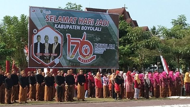 Berbusana Jawa, ASN Boyolali Khidmat Ikuti Upacara Hari Jadi Boyolali ke-176