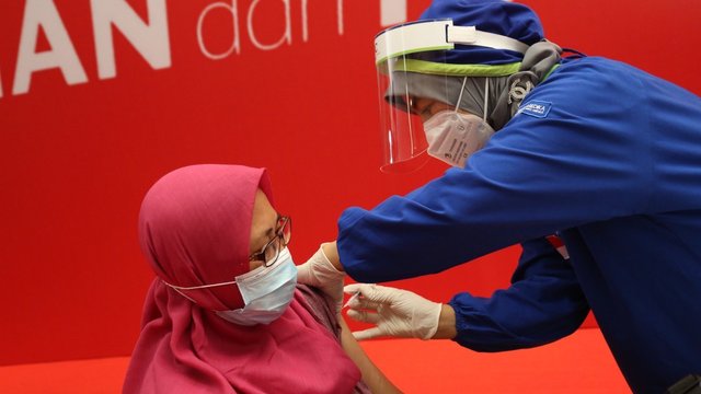 Pemerintah Siapkan Skema Perubahan Pandemi Jadi Endemi