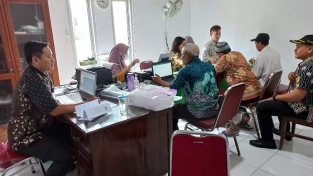 Penerima Bantuan Rehabilitasi Rumah di Sriwulan Sayung Tandatangani SK dan Kontrak