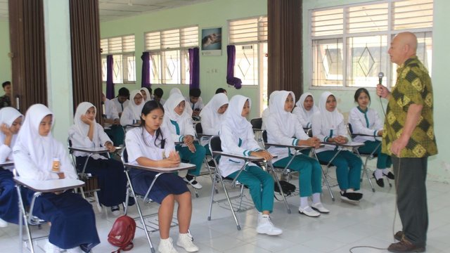 Prof Osozawa Kunjungi SMK Mahisa Agni