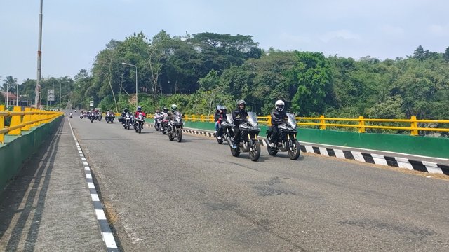 CB150X Hangout Sunday Morning Ride Jelajahi Pegunungan Menoreh