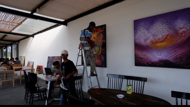 Unik, Pameran Lukisan Hasil Kuliah di Youtube