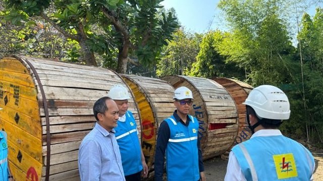 PLN Bangun Konstruksi Jaringan Kabel Bawah Tanah Kawasan Kampus UGM