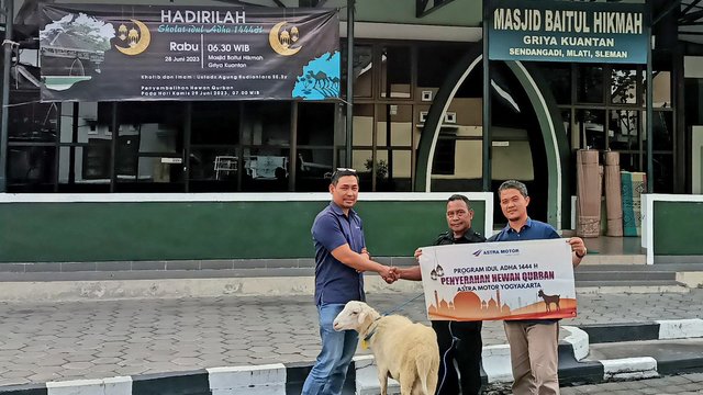 Rayakan Iduladha 1444 H Astra Motor Yogyakarta Serahkan Hewan Kurban