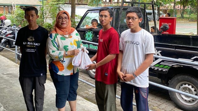 Melia Purosani Yogyakarta Rayakan Idul Adha bersama Warga Sekitar