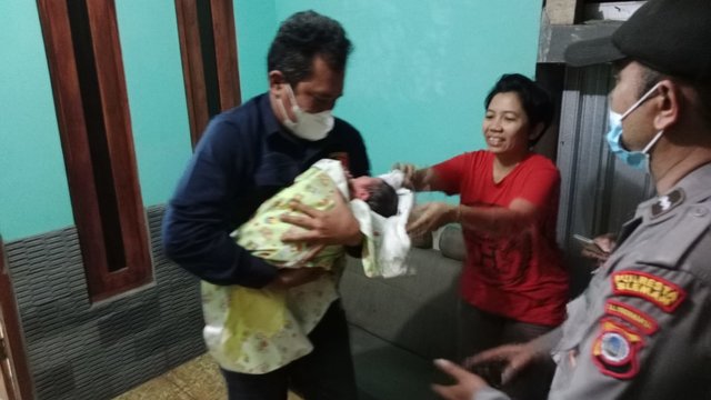 Bayi Laki-Laki Dibuang di Teras Warung Warga Tanen Pakem, Begini Kronologinya
