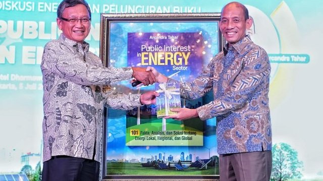 Membahas Energi, Arcandra Tahar Terbitkan Buku 'Public Interest in Energy Sector'