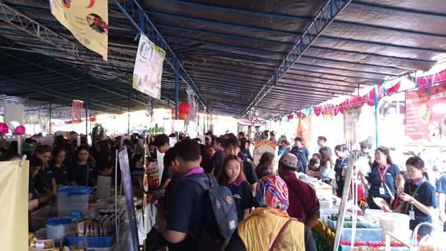 Ganjar: Waspadai Membanjirnya Produk Luar Negeri
