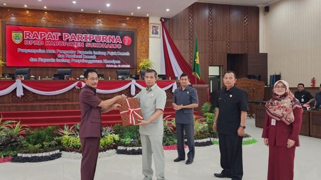 Pemkab Sukoharjo Sampaikan Nota Pengantar Dua Raperda
