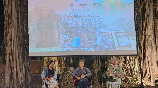 Menelisik Sejarah dan Toleransi di Unearthing Muarajambi Temples Karya Nia Dinata