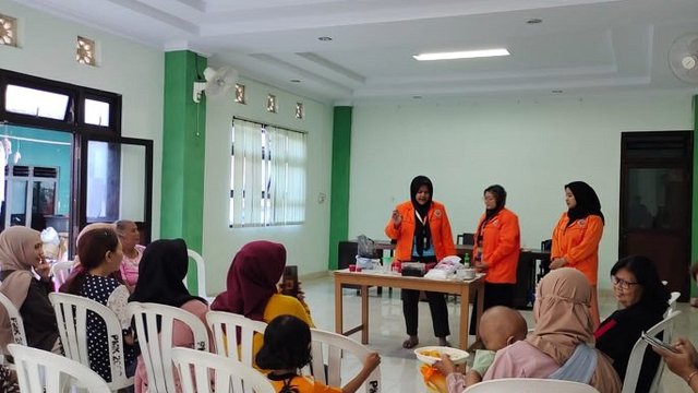 Mahasiswa KKN Alternatif UAD Sukses Menghasilkan Lilin Aroma Terapi Ramah Lingkungan