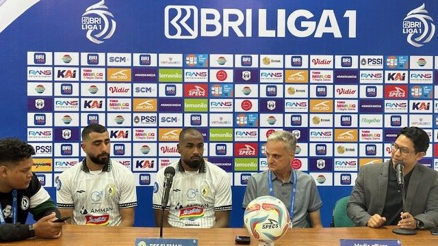 Cerita Unik Pemain PSS Bantu Terjemahkan Rekannya Saat Konferensi Pers